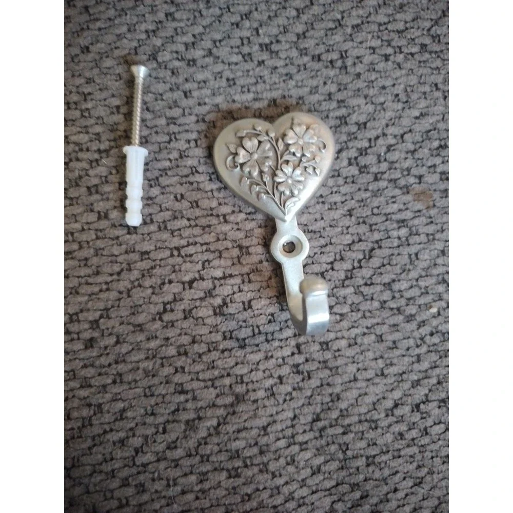 Vintage Retired Longaberger Bouquet Heart Wall Hook 2001 w/Box 78123 USA Made